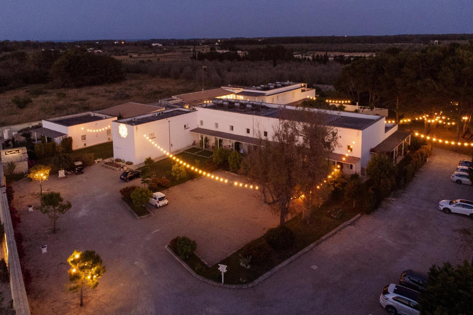 Masseria Rauccio Торе дел'Орсо Екстериор снимка